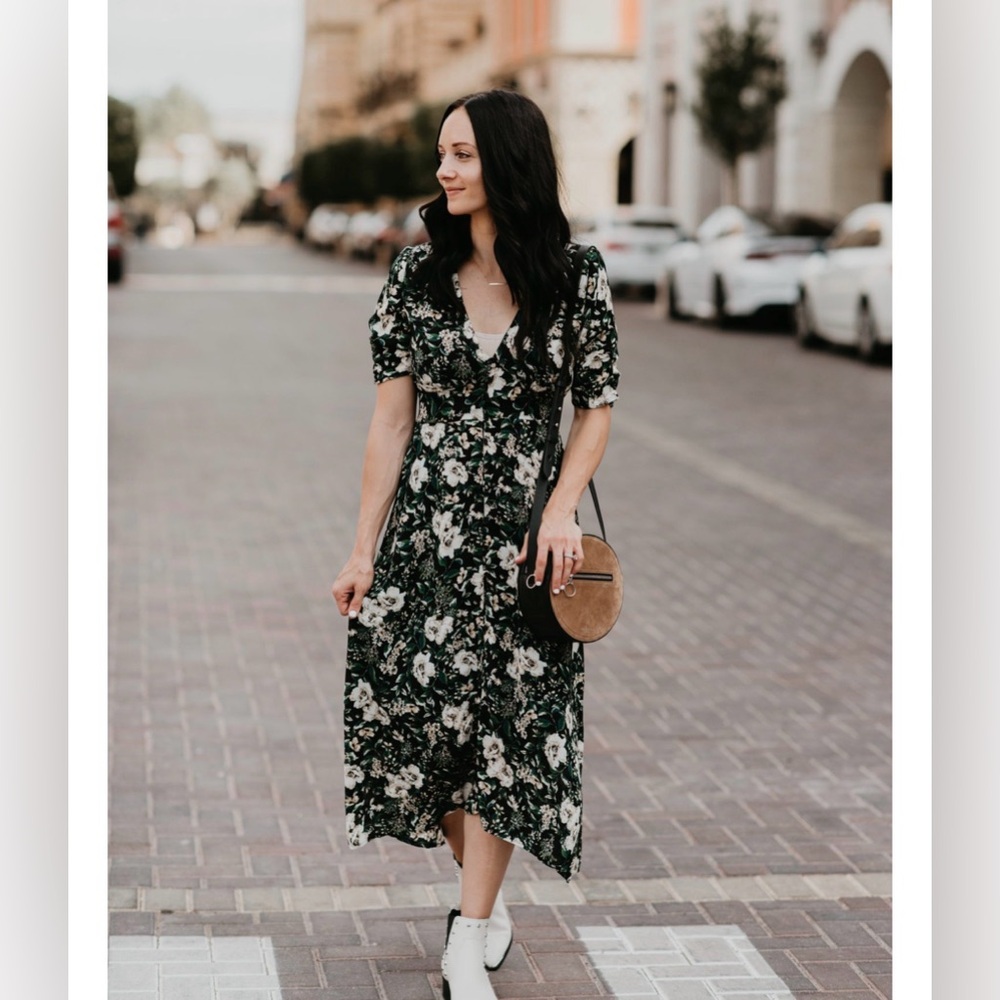 ASTR Dark Green Floral V-Neck Midi Dress with Cream Blooms